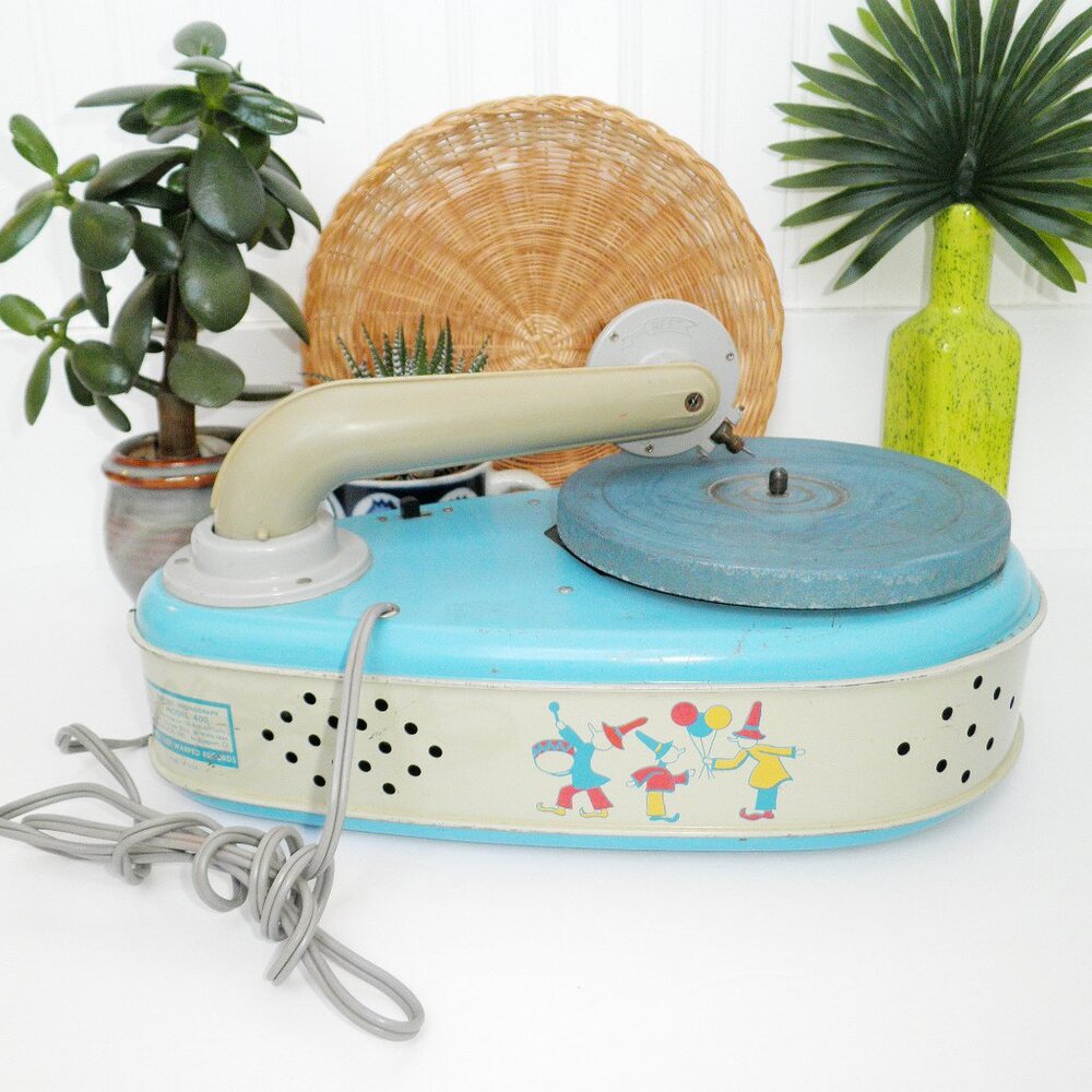 Vintage 1940s Spears Electric Phonograph Children's Metal Litho Record Player